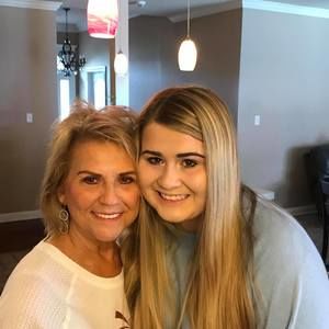 Meet your Posher, Gloria